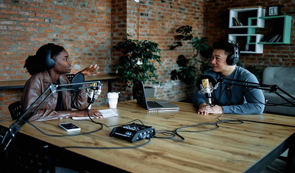 تولید پادکست صوتی برا کسب درآمد